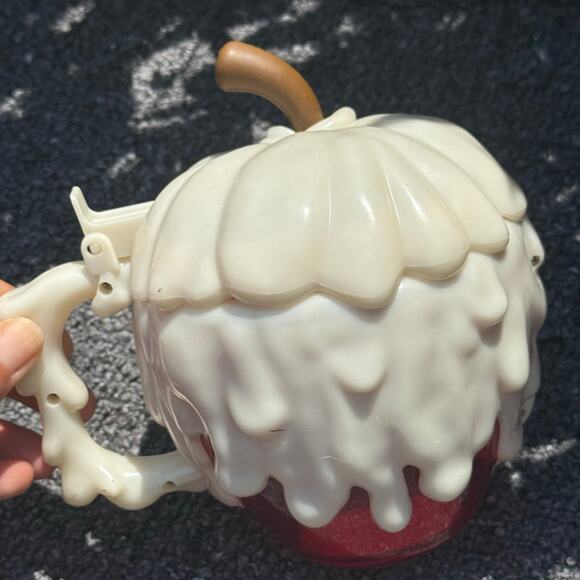 Disney Parks Snow White Poison Apple Mug Glows in the Dark Very Clean - Picture 4 of 6